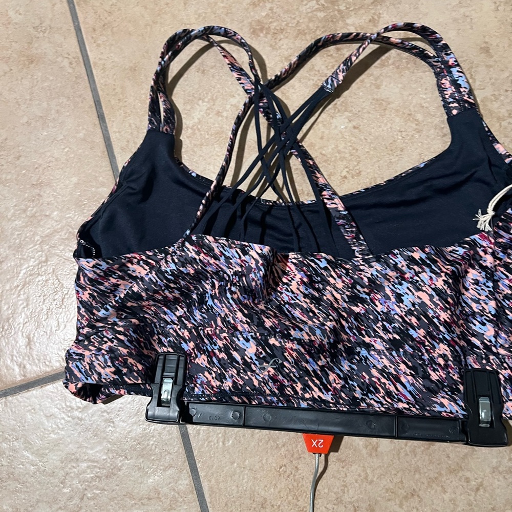 Multicolor Strappy Sports Bra - Picture 2 of 6